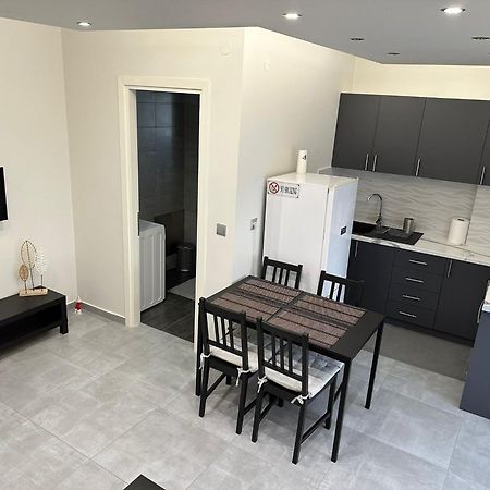 Apartamento Όμορφο Δυάρι Με Βεράντα.! Kalamata Exterior foto